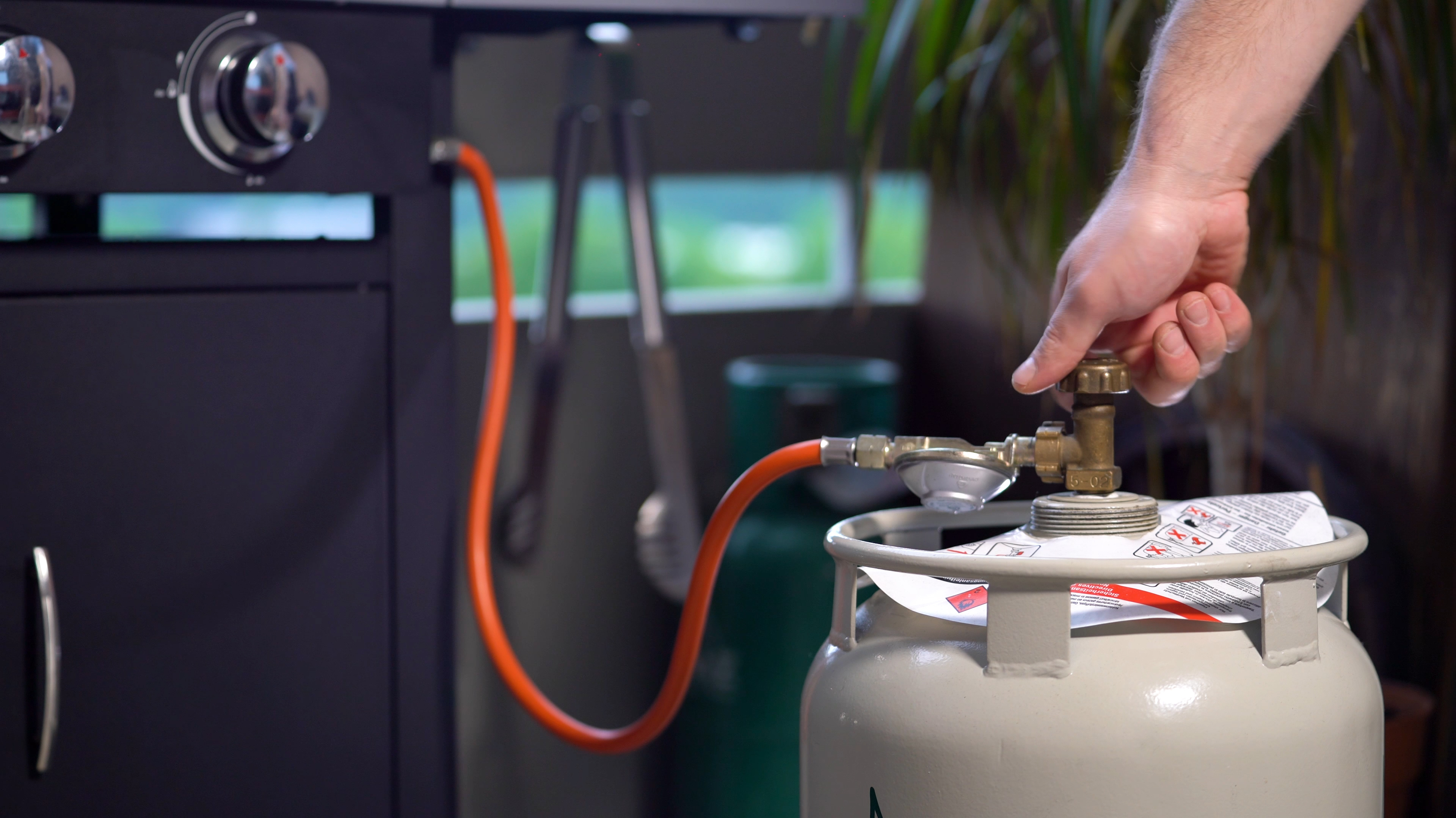 SIAN-LPG-Valve-Installed-to-Cillinder